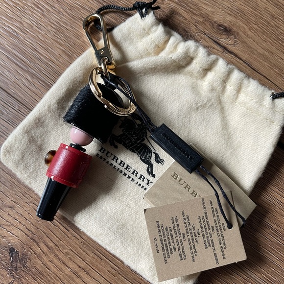 AUTHENTIC BURBERRY-NWT Queen’s Guard Keychain - Picture 14 of 14